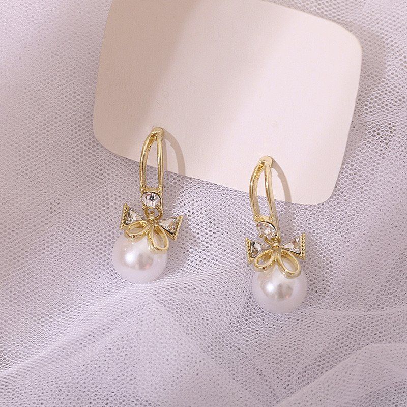 Pearky Pearl Bow Earrings