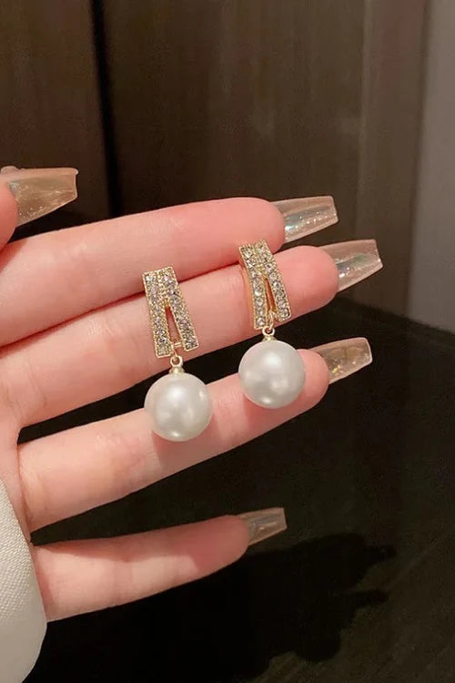 Glittery Glitter Pearl Drop Earrings