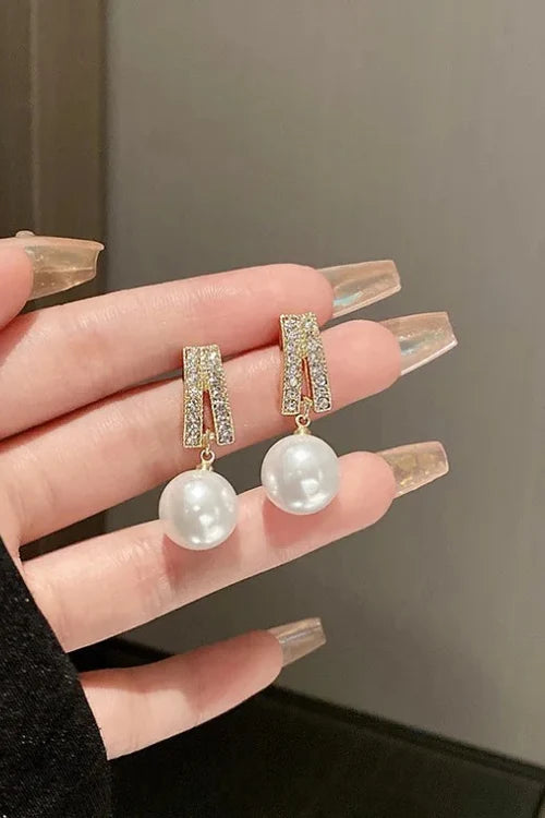 Glittery Glitter Pearl Drop Earrings