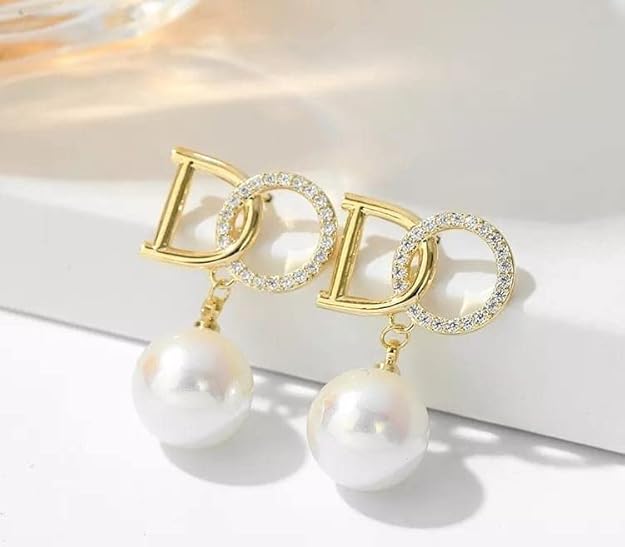DO Letter Pearl Earring