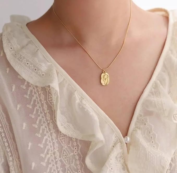 Rosa Aurea Pendant Necklace