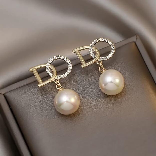 DO Letter Pearl Earring