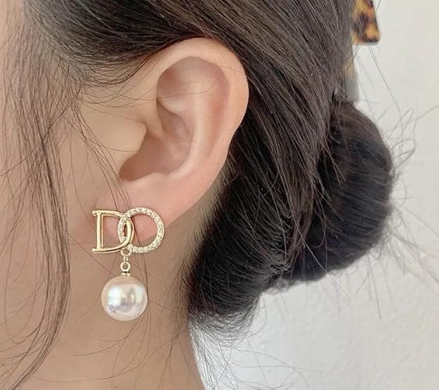 DO Letter Pearl Earring
