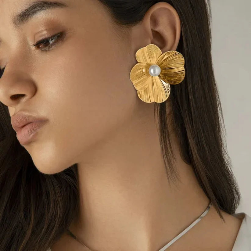Golden Flower With Pearl