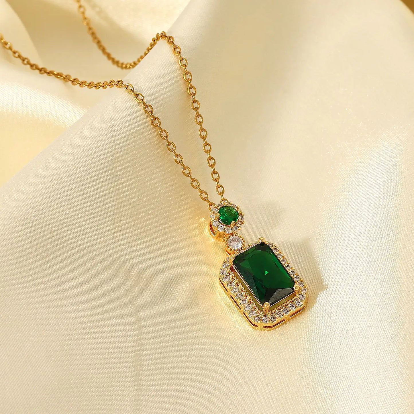 Green Emerald Elegance Pendant Necklace