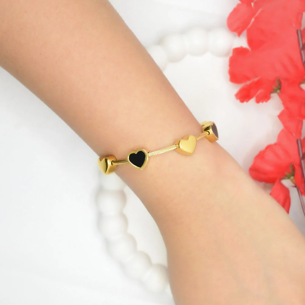 Black and Gold Heart Openable Bracelet