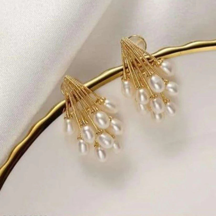 Pearly Pearl Earrings
