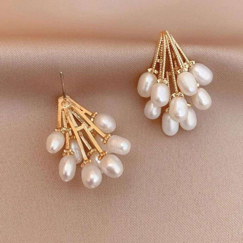 Pearly Pearl Earrings