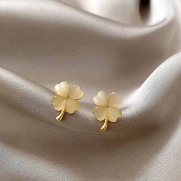 Clover Stud Earrings