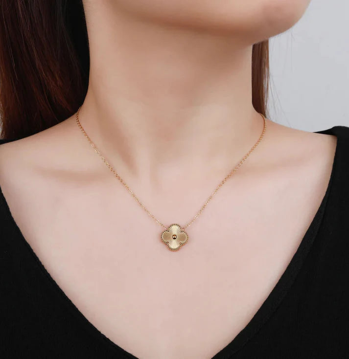 Noor 18k Clover Necklace