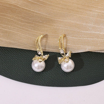 Pearky Pearl Bow Earrings