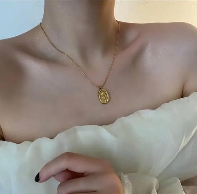 Rosa Aurea Pendant Necklace