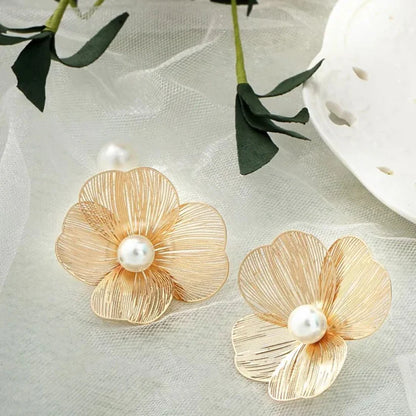 Golden Flower With Pearl