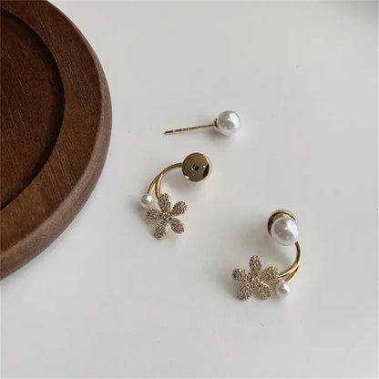 Daisy Pearl Stud Earrings
