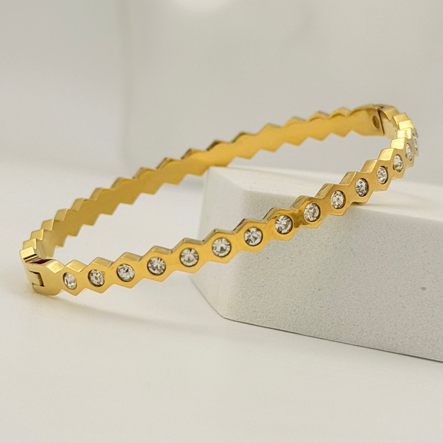 Glowline Bangle – 18K Gold Plated | Stainless Steel | Waterproof