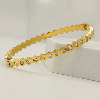 Glowline Bangle – 18K Gold Plated | Stainless Steel | Waterproof