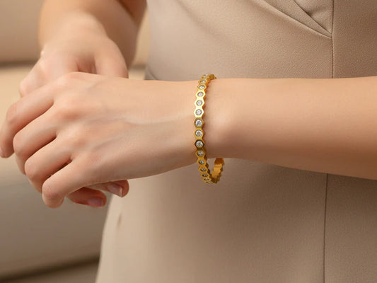 Glowline Bangle – 18K Gold Plated | Stainless Steel | Waterproof