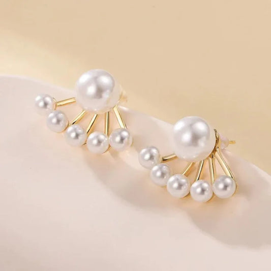 Dewy Pearl Stud Earrings