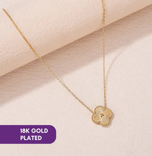 Noor 18k Clover Necklace